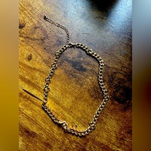Chain gold color